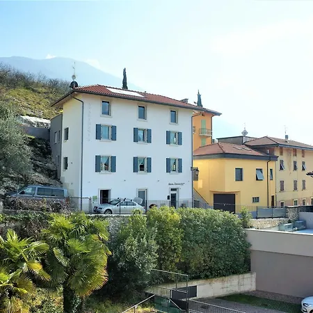 Appartement Lora Di Torbole House *